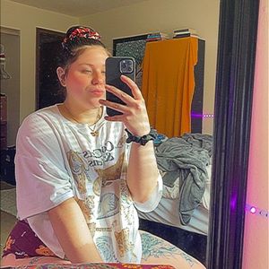 Meet your Posher, Alexis